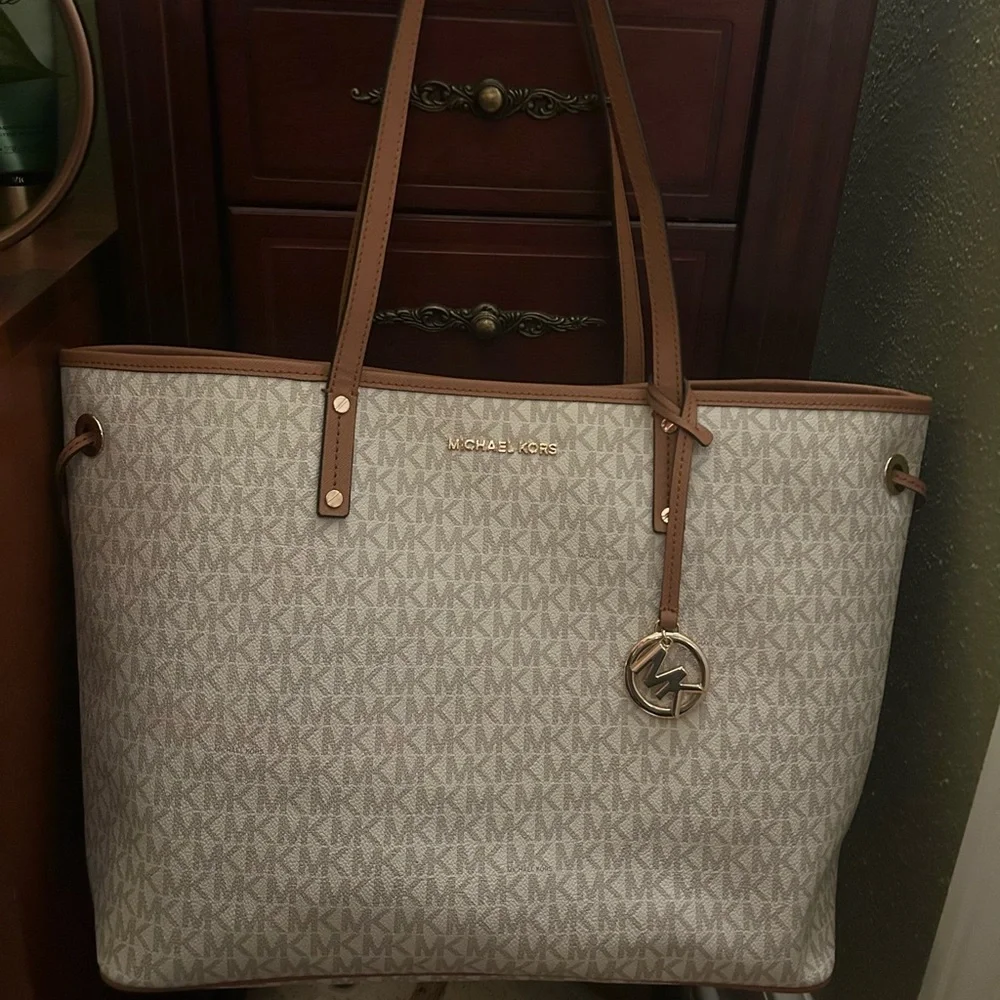 Michael Kors Tan and Cream Signature Tote - Picture 1 of 5